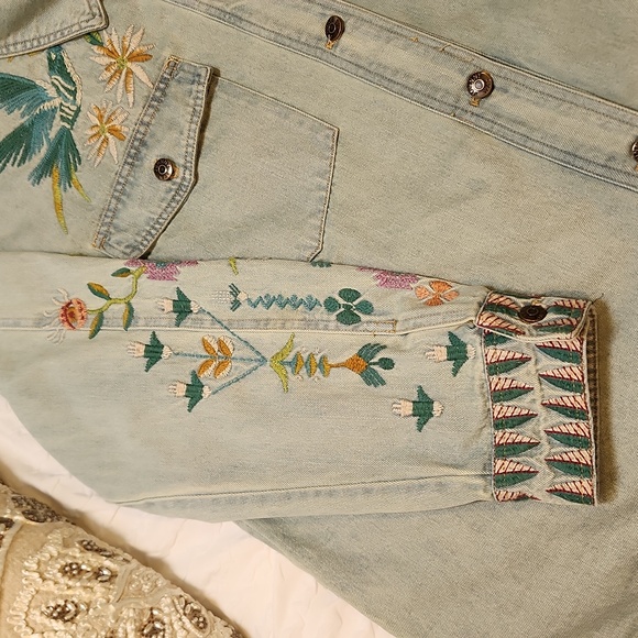 Johnny Was Denim Jean Jacket Oversized Shirt Embroidered Button Front XL Vintage - Picture 4 of 11